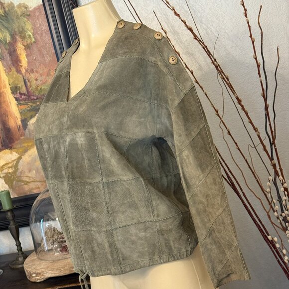 Aymo Italian Leather Patchwork Designed Long Sleeved V-Neck TOP - Picture 5 of 9